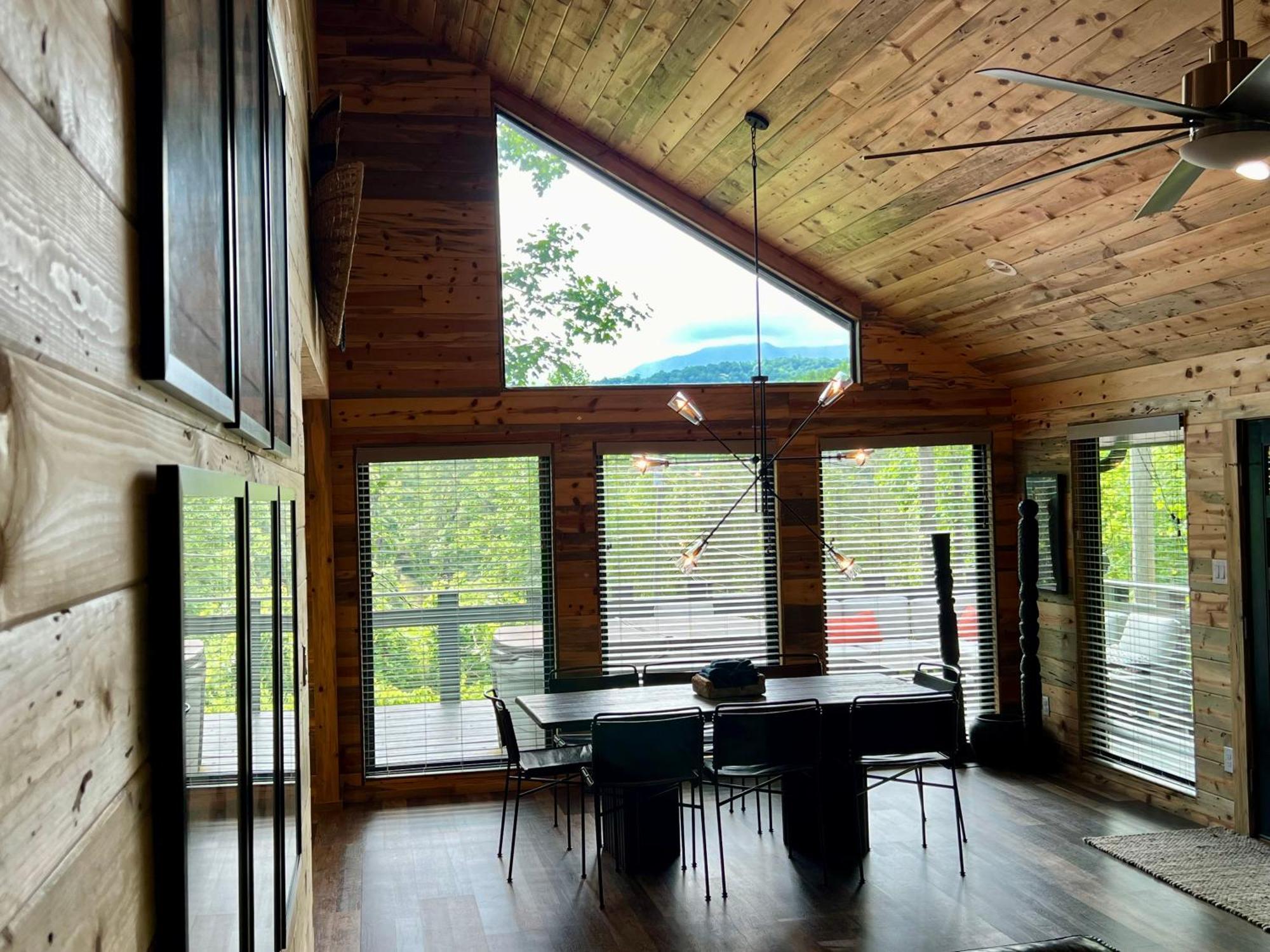 Villa Experience Luxury At Smoky Mountain Hideaway, Just 5 Miles From Downtown Gatlinburg Extérieur photo