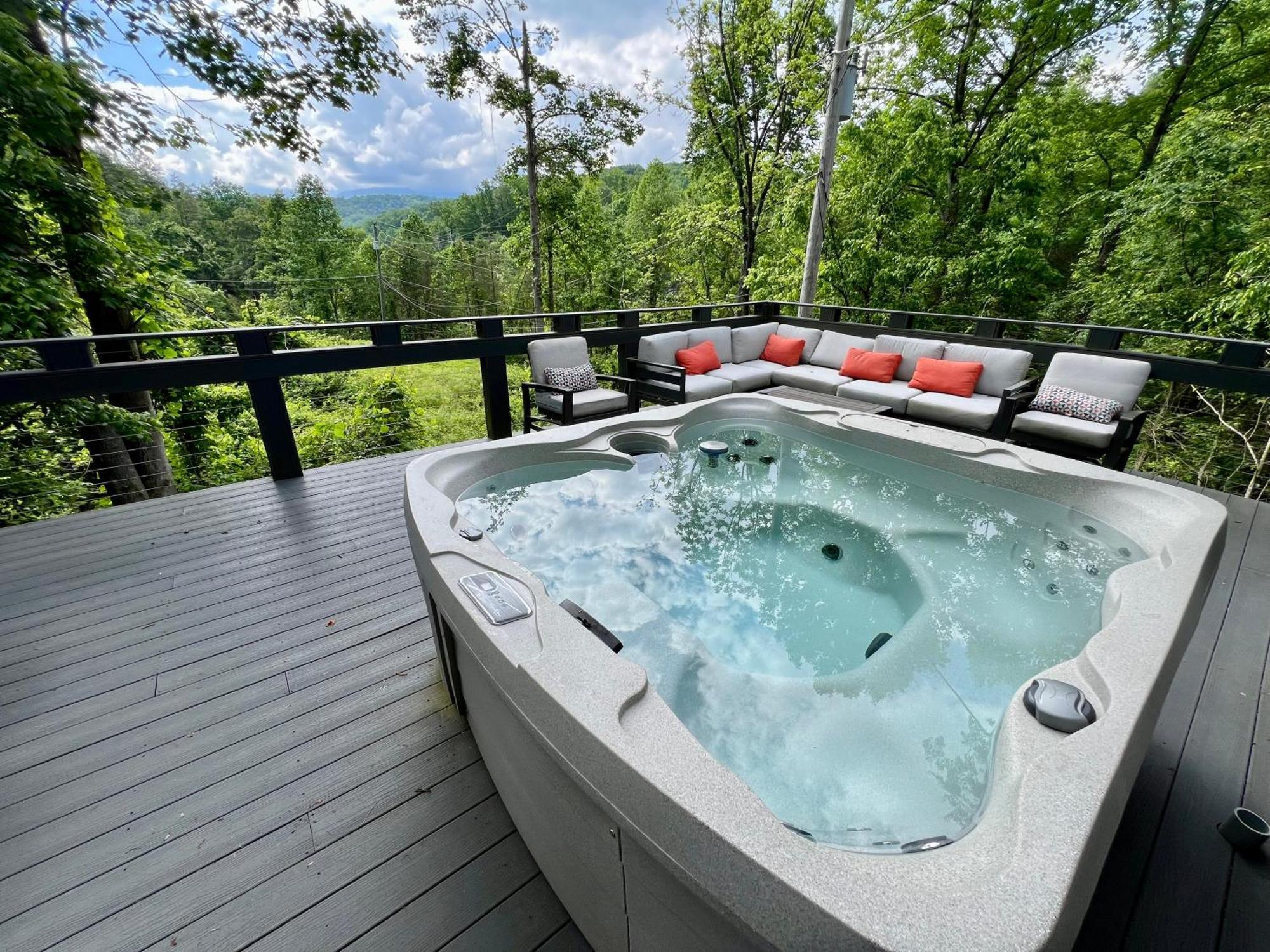 Villa Experience Luxury At Smoky Mountain Hideaway, Just 5 Miles From Downtown Gatlinburg Extérieur photo